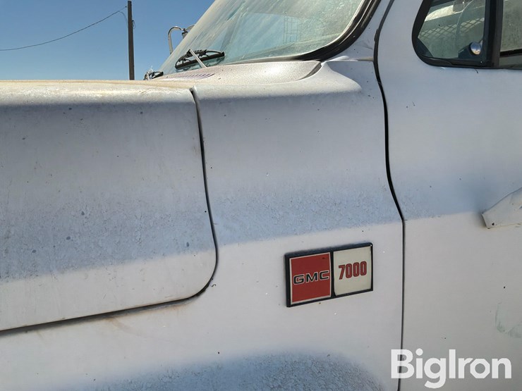 1985-gmc-7000-image-9