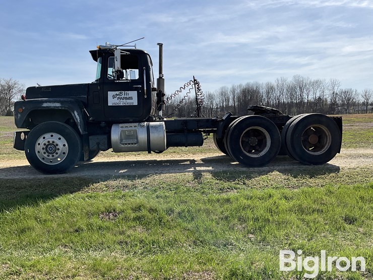 1987-mack-r688st-image-8