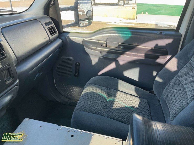 2001-ford-f450-image-18