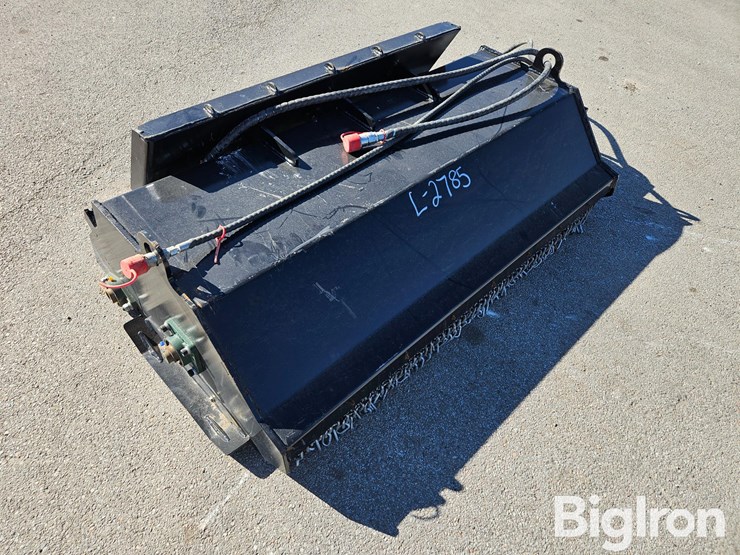 2025-massey-ferguson-730-image-3