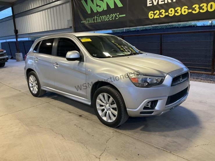 2011-mitsubishi-outlander-image-2