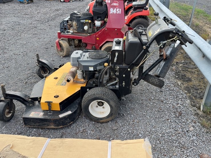 #4095-•-cub-cadet-commercial-48"-walk-behind-mower-image-8