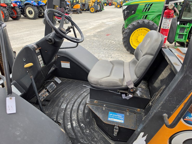 2015-case-586h-image-13