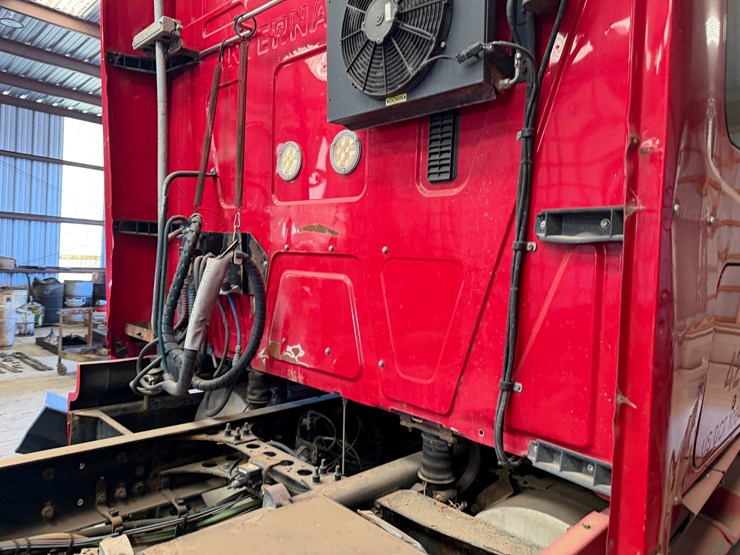 2014-international-prostar-image-54