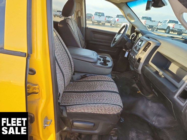 2019-ram-1500-classic-image-17