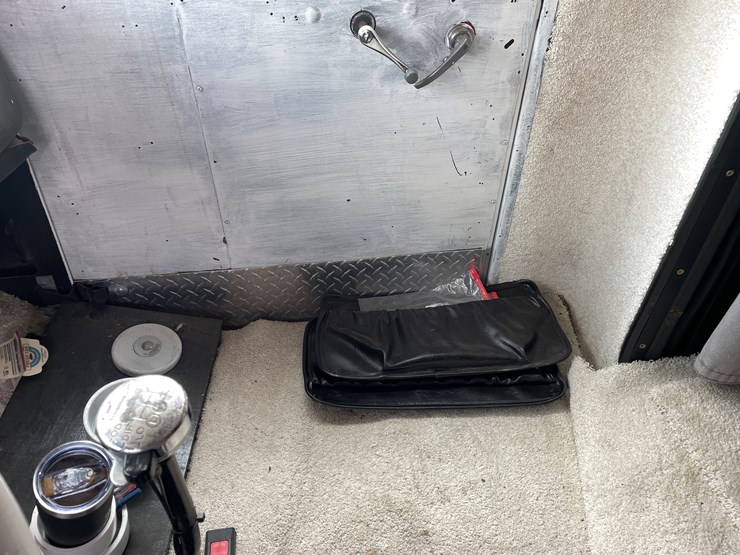 #246-•-1961-kenworth-truck-tractor-(has-nd-title)-(mora,-mn)-image-34