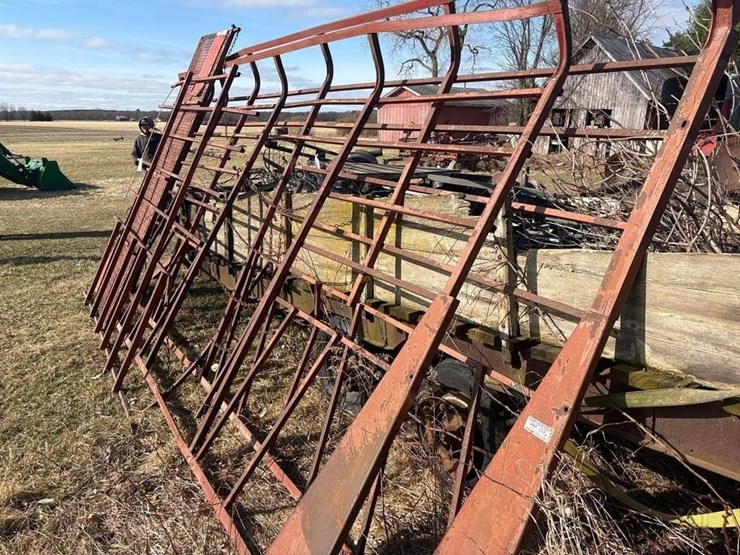 metal-bale-rack-image-3
