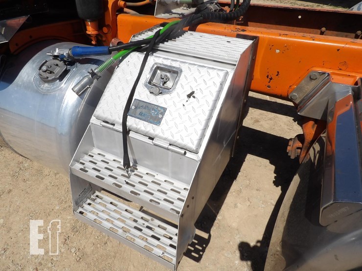 2008-peterbilt-389-image-7