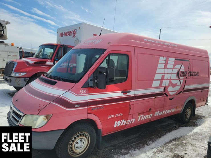 2005-dodge-sprinter-2500-image-1