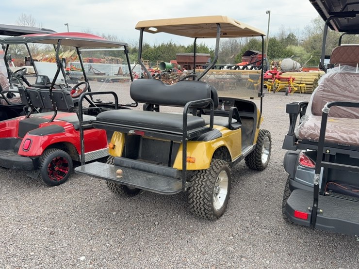 #3093-•-ez-go-4-seater-electric-golf-cart-image-6