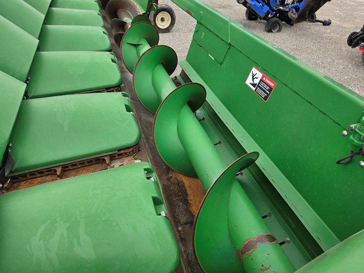 2010-john-deere-608c-image-4