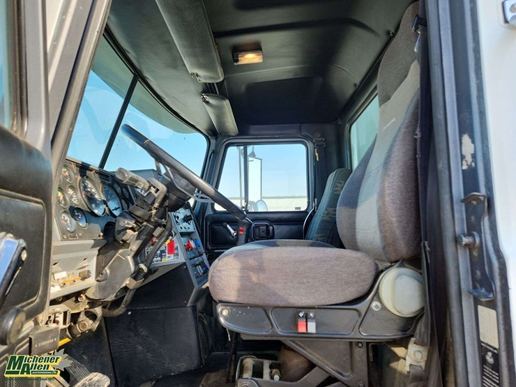 1998-mack-ch613-image-16