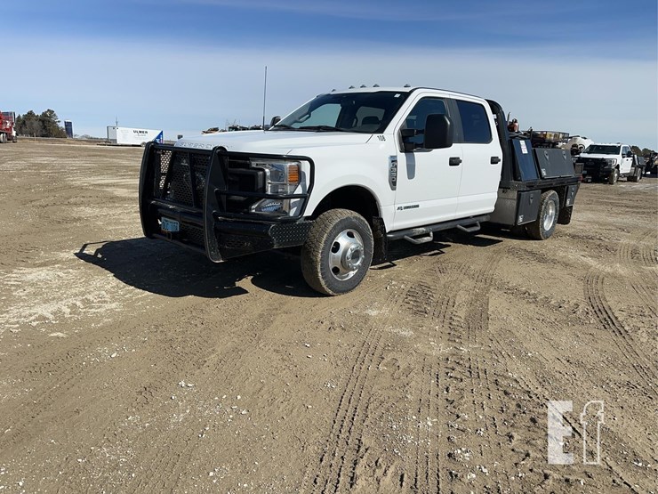 2021-ford-f350-xl-image-1