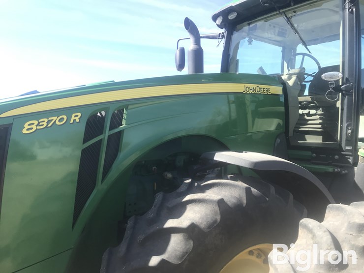2015-john-deere-8370r-image-15