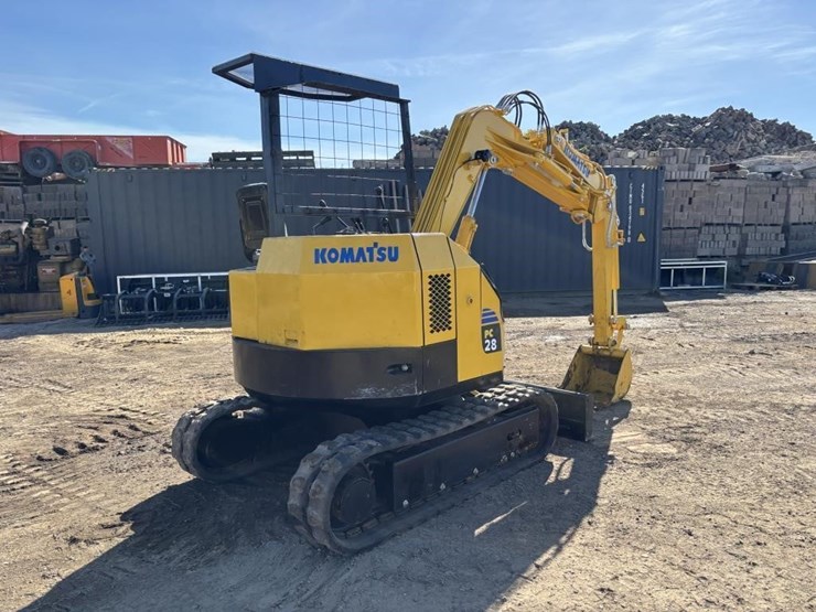 komatsu-pc28uu-image-3