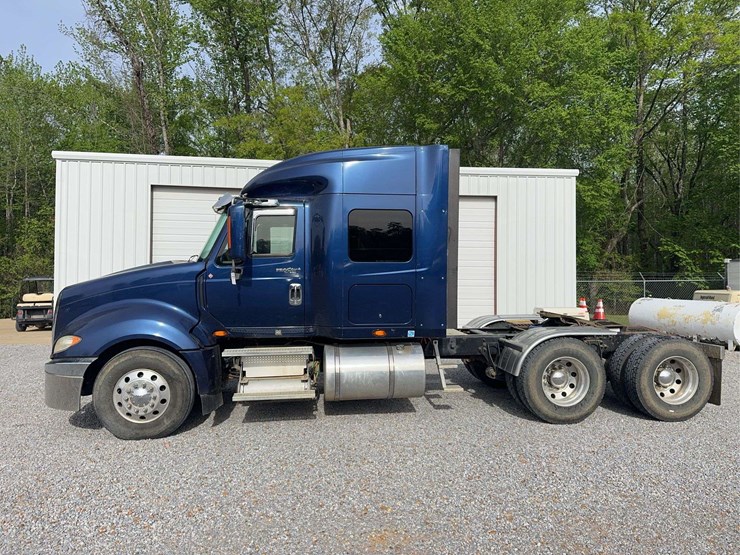 2012-international-prostar-image-2