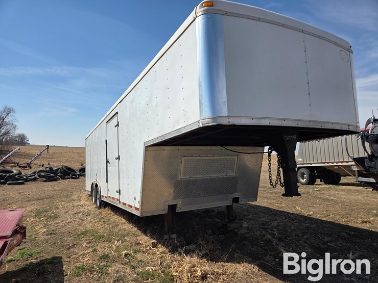2008-middlebury-t/a-gooseneck-enclosed-trailer-image-3