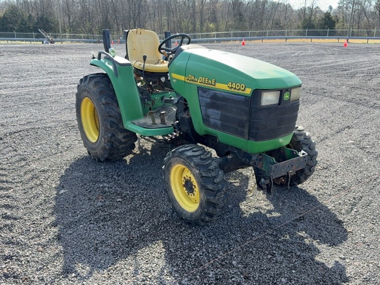 john-deere-4400-image-3