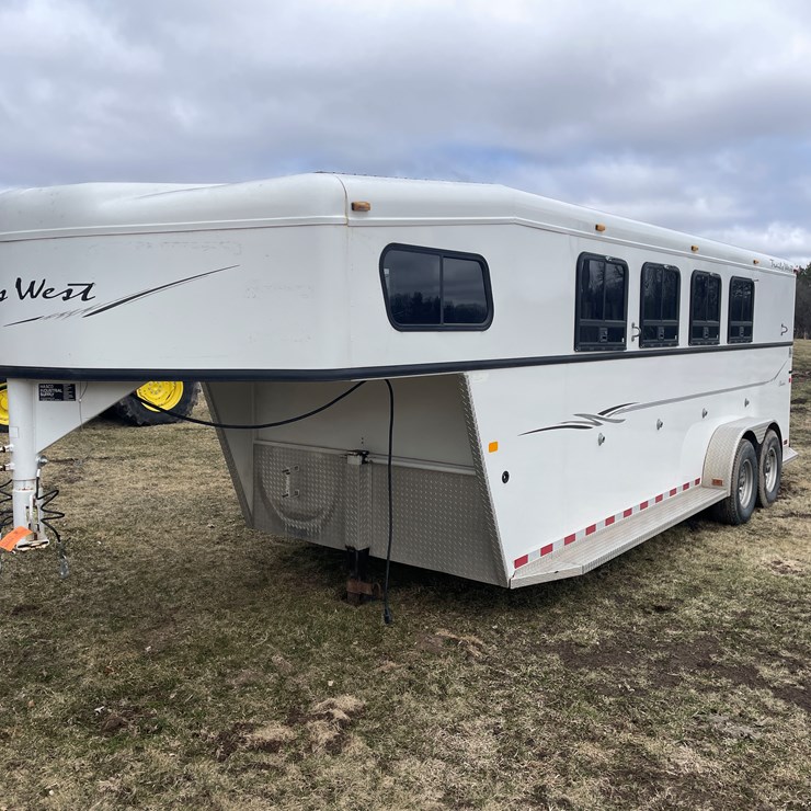 #292 • 2005 Trails West Classic Horse Trailer (Has MN Title in Delay)(Scandia, MN)