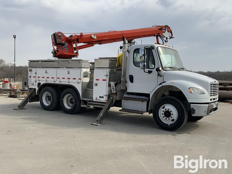 2014-freightliner-m2-106-image-3