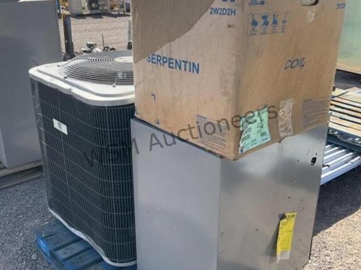 day-&-night-4t-17-seer-a/c-unit-image-2