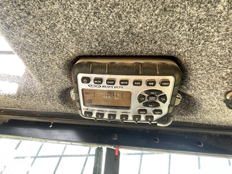 #372-•-2015-new-holland-l225-skid-steer-(scandia,-mn)-image-37