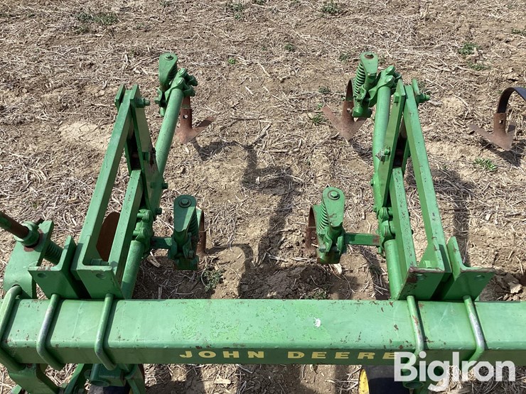 john-deere-6-image-16