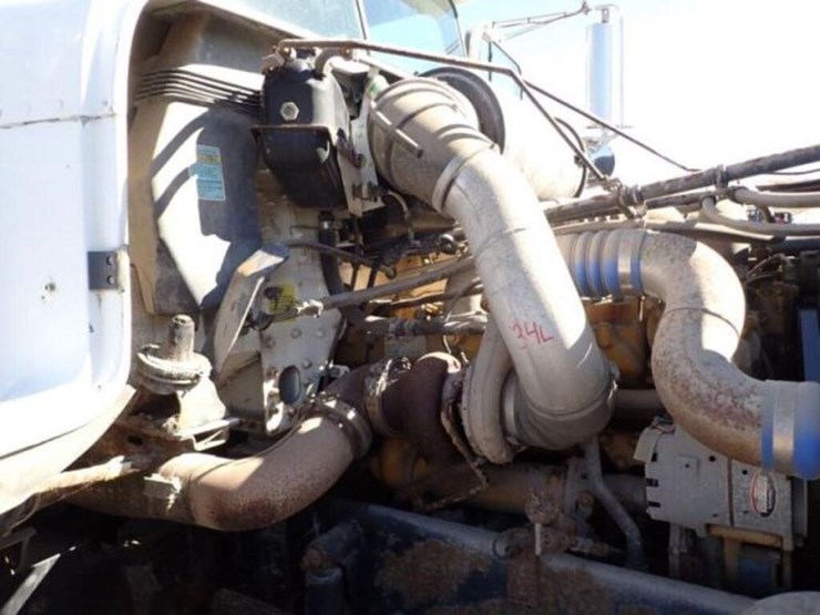 2001-freightliner-fld112-image-28