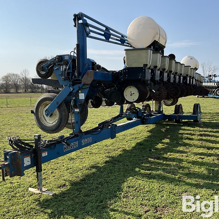 KINZE 2600