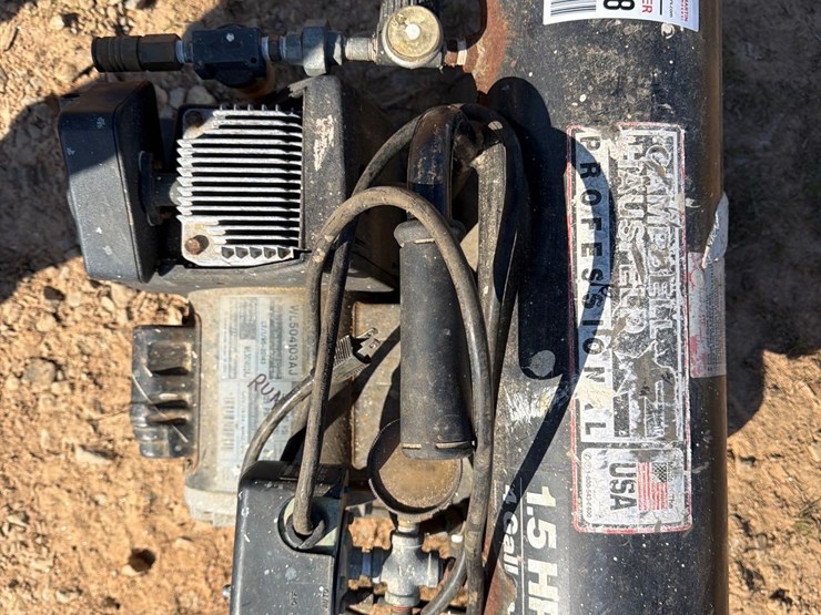 campbell-hausfeldprofessional-electric-4-gallon-air-compressor-image-3