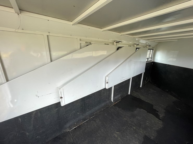 #292-•-2005-trails-west-classic-horse-trailer-(has-mn-title-in-delay)(scandia,-mn)-image-26