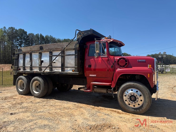 1994-ford-l9000-image-2