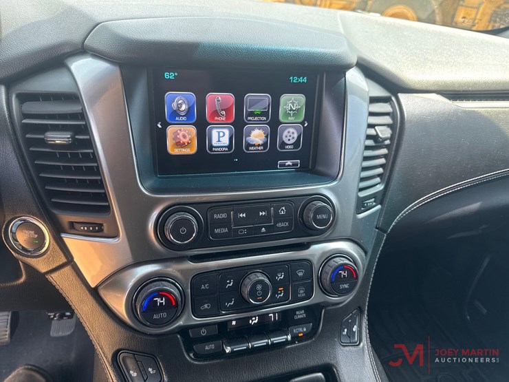 2016-chevrolet-tahoe-image-21