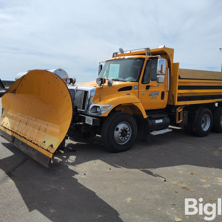 2006 INTERNATIONAL 7400