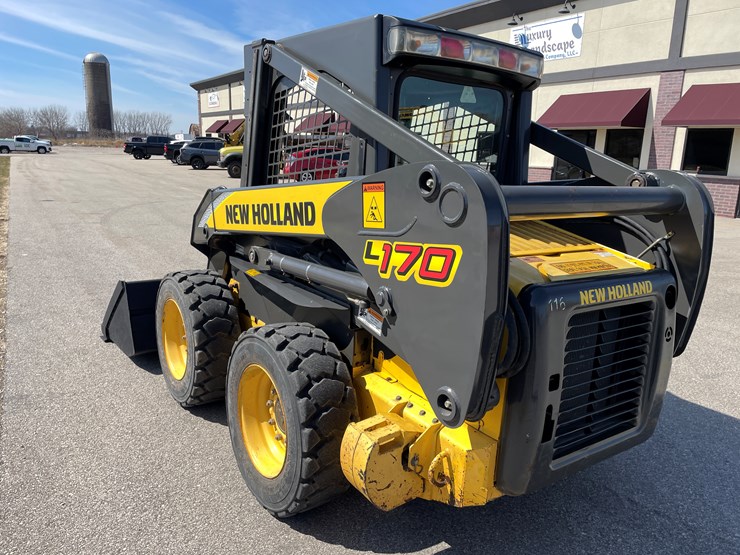 new-holland-l170-image-7