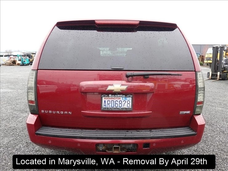 2007-chevrolet-suburban-image-24