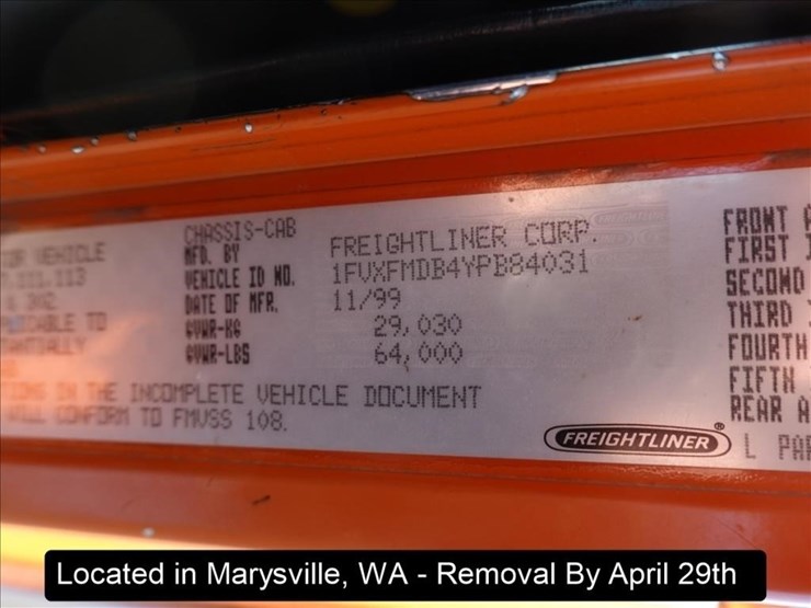 2000-freightliner-fld120-image-25