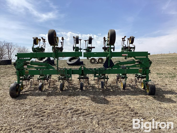 john-deere-85-image-2