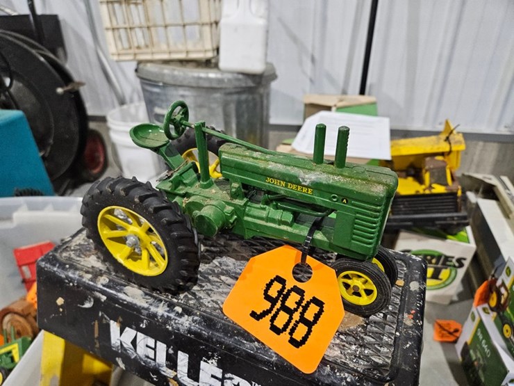 #988-•-john-deere-model-a-1/16-die-cast-toy-tractor-image-4