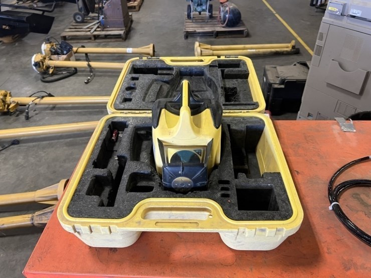 leica-rugby-400-dg-dual-grade-laser-image-1