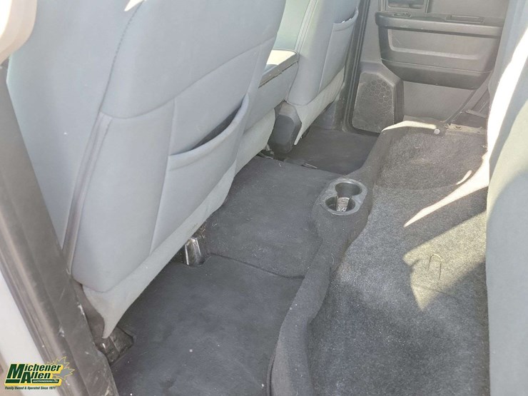 2013-dodge-1500-image-21