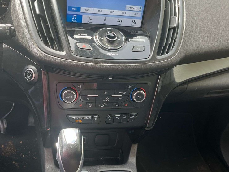 2019-ford-escape-image-10