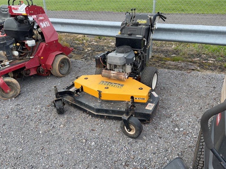 #4095-•-cub-cadet-commercial-48"-walk-behind-mower-image-1