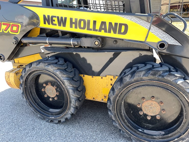 2006-new-holland-l170-image-27