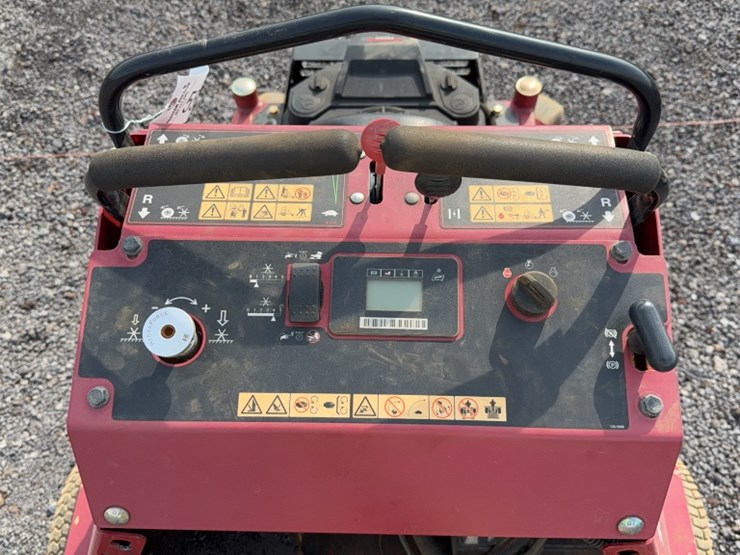 #4096-•-toro-stand-on-aerator-image-9