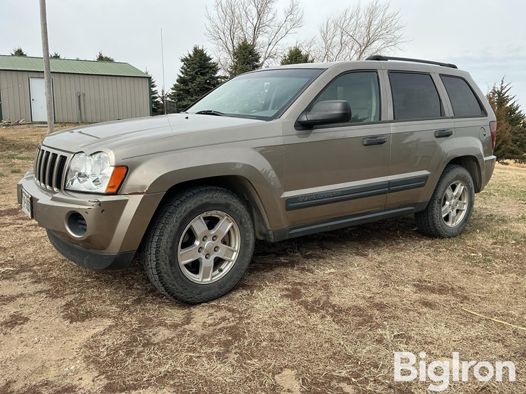 2005-jeep-grand-cherokee-image-1