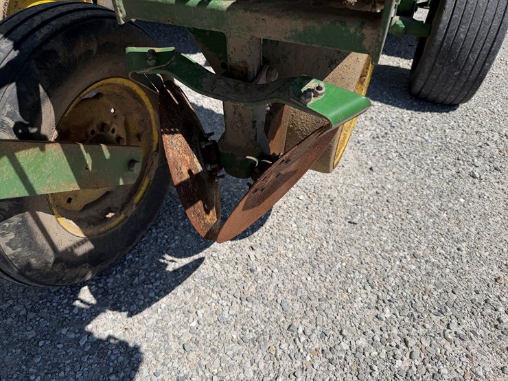 john-deere-7000-image-3