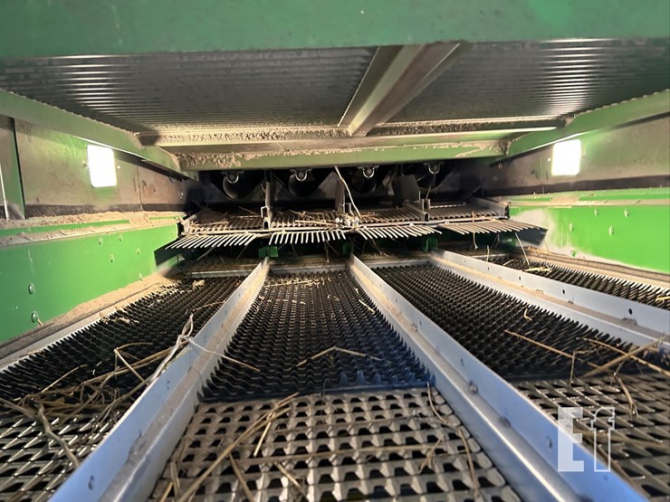 2012-john-deere-s690-image-32