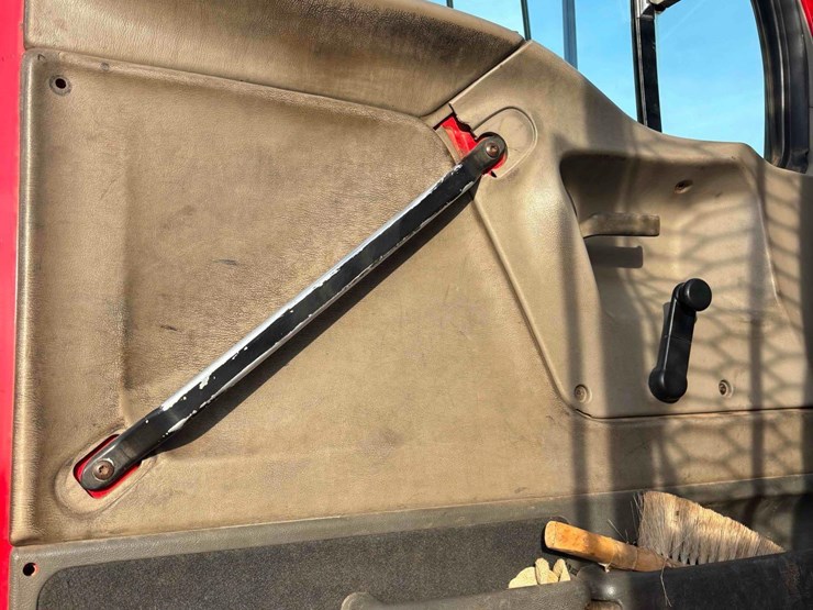 2000-sterling-lt9500-image-7