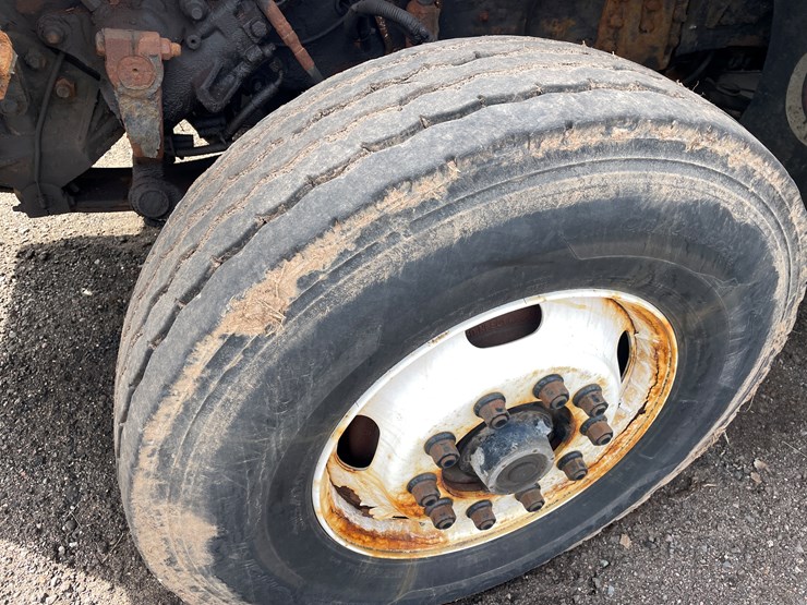 #242-•-2000-sterling-truck-tractor-(has-mn-title)-(mora,-mn)-image-12